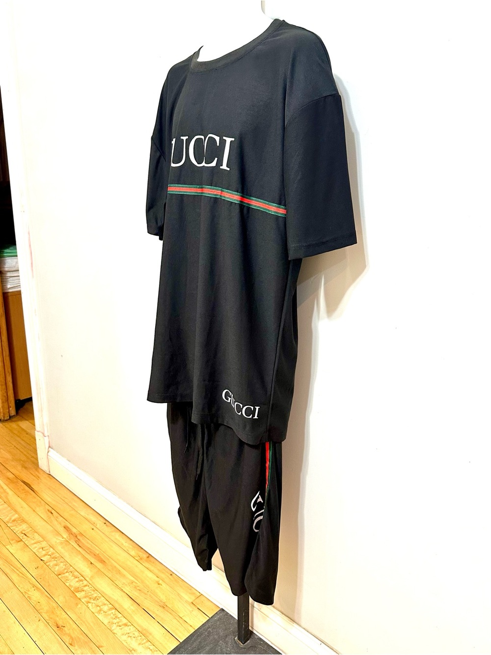 Gucci Black Tee and Shorts Set with Red Accent - Picture 3 of 13